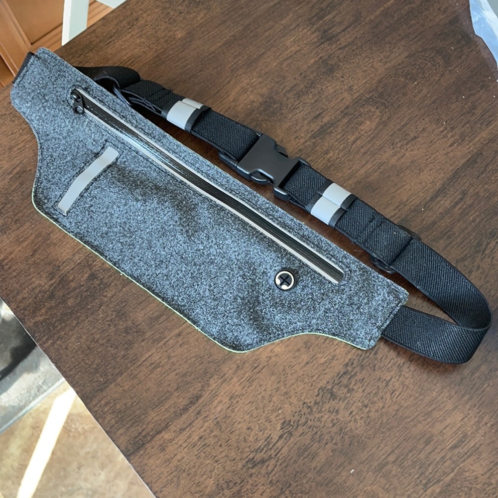 Women’s Reflective running belt
